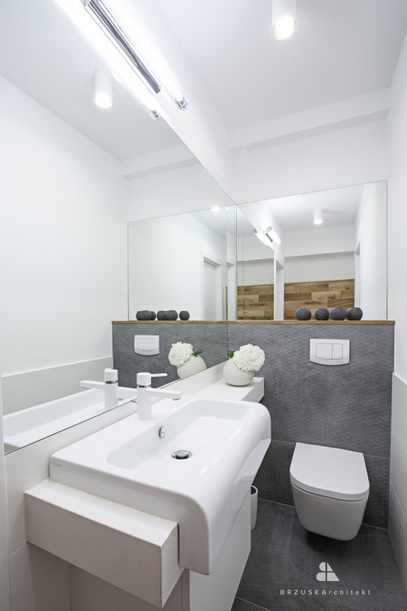 łazienka optycznie powiększona lustrami projekt i nadzór Alicja Brzuska